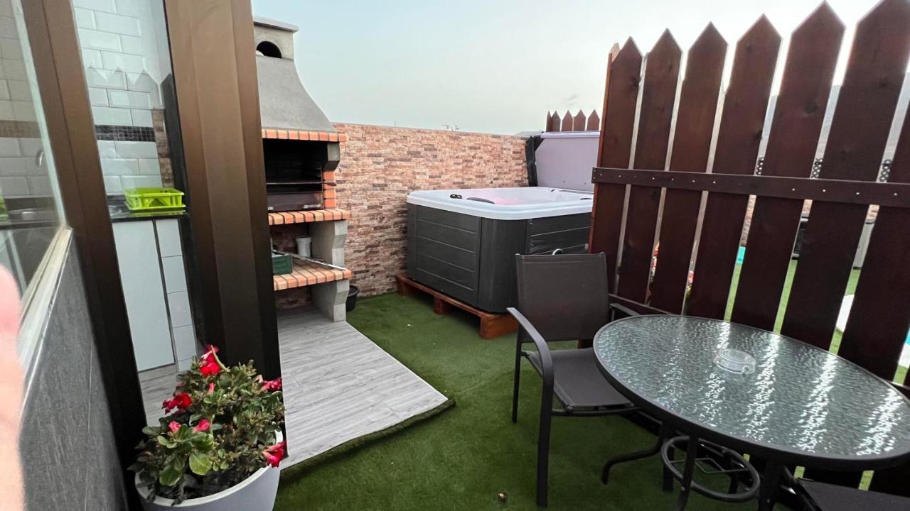 Estudio Agradable, Con Jacuzzi, Terraza Y Barbacoa, Totalmente Independiente Apartman Corralejo Kültér fotó